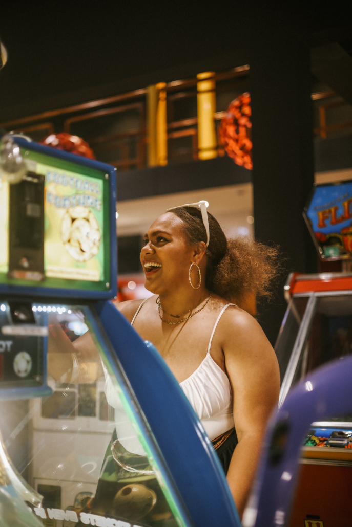 'yut rise up' spotlight on Vanuatu singer and songwriter, Shazza